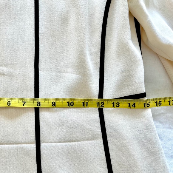 Immaculate ESCADA DRESS New without tags PRISTINE - 38 WINTER WHITE VIRGIN WOOL - Picture 16 of 16